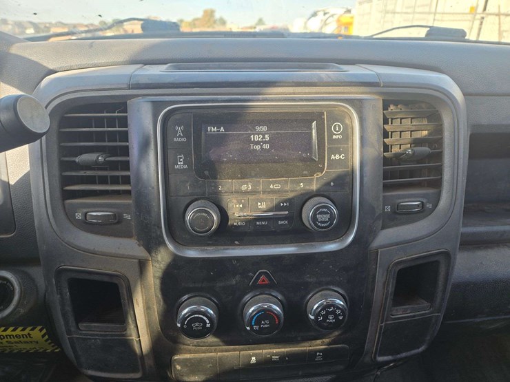 2015-ram-1500-tradesman-image-14