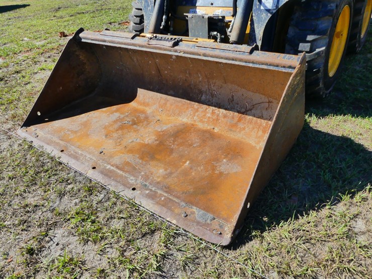 2023-deere-318g-image-13