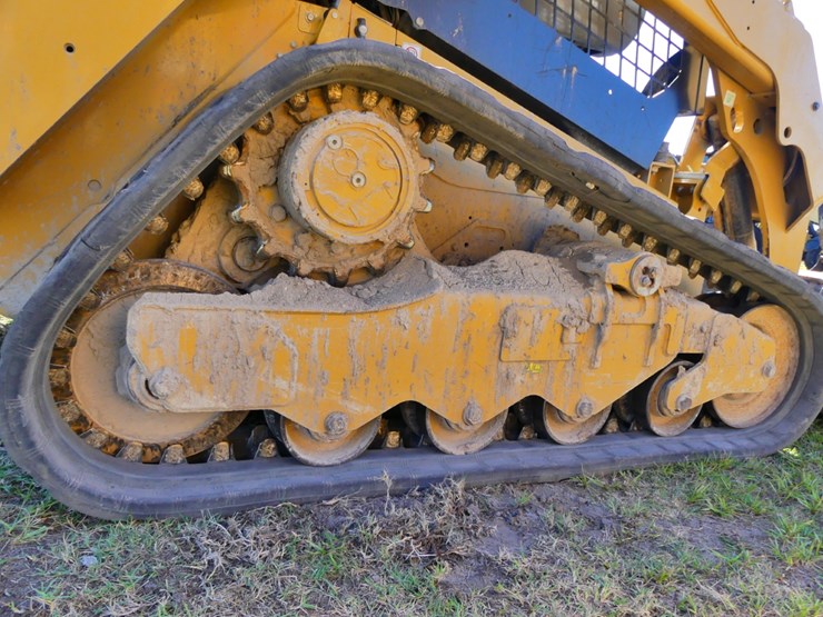 2022-caterpillar-259d3-image-5