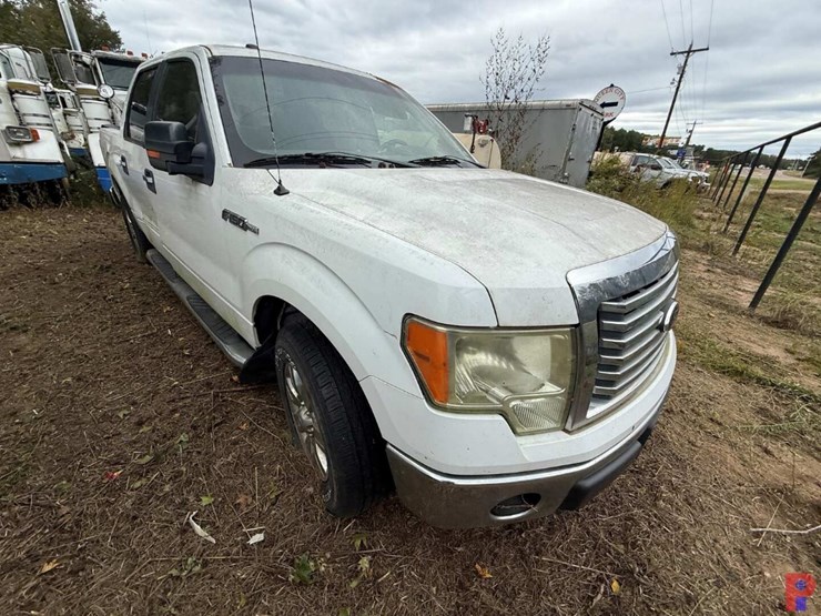 2012-ford-f150-xlt-image-2