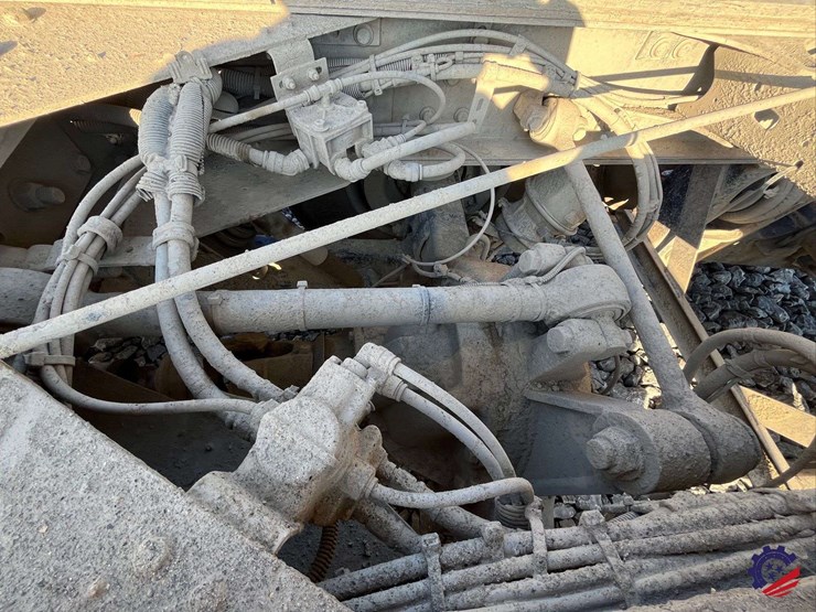 2020-freightliner-122sd-image-76