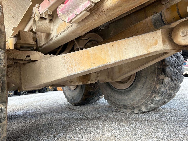 2006-caterpillar-740-image-27