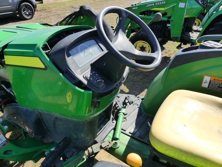 2019-john-deere-4044m-image-13