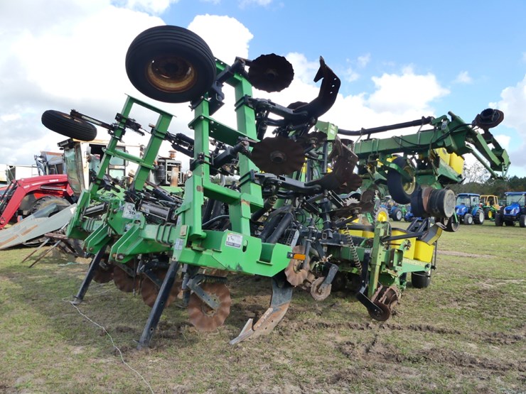 john-deere-1720-image-1