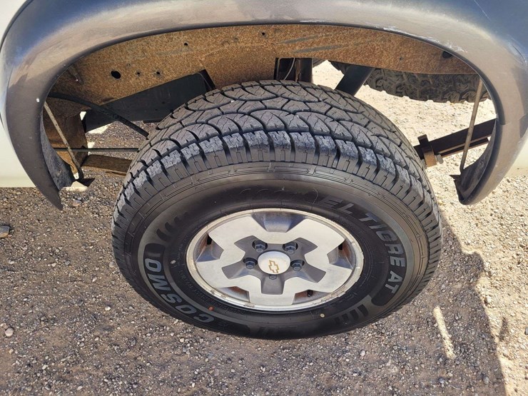 2000-chevrolet-s10-image-21