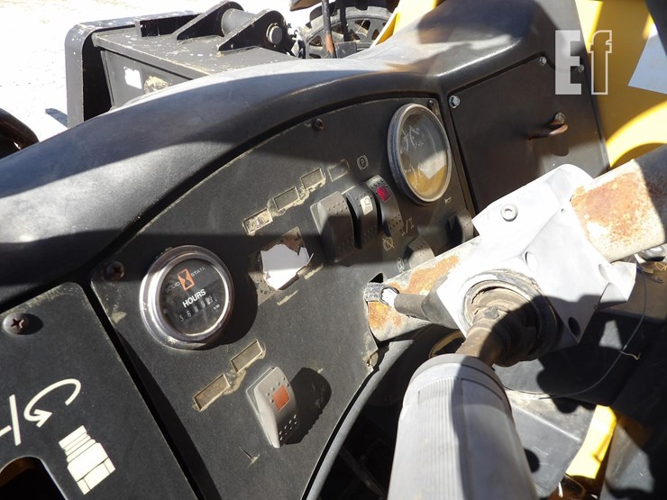 caterpillar-tl642-image-17