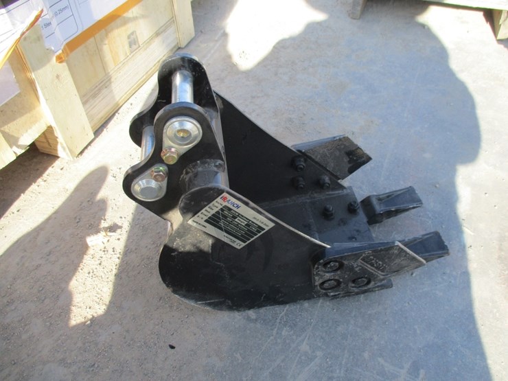 new-unused-ir-8"-mini-excavtor-tooth-bucket-image-1