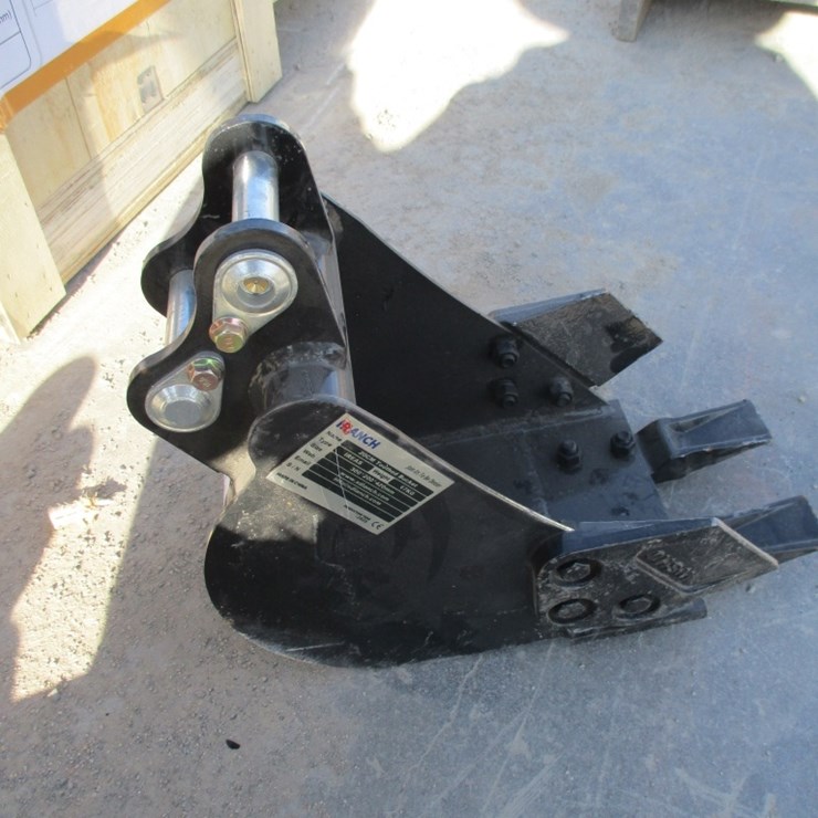 New Unused IR 8" Mini-Excavtor Tooth Bucket