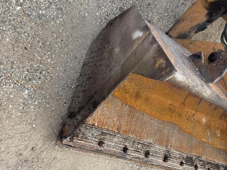 2007-case-570m-xt-image-12