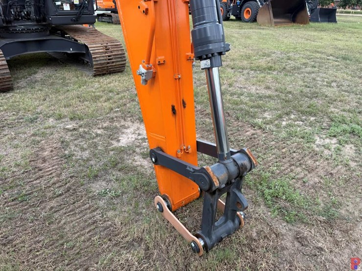 2024-develon-dx200lc-7-image-14