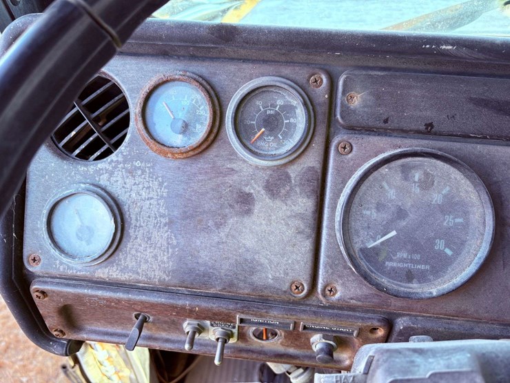 freightliner-t/a-water-truck-image-64