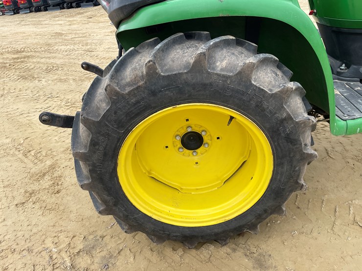 john-deere-3032e-image-76