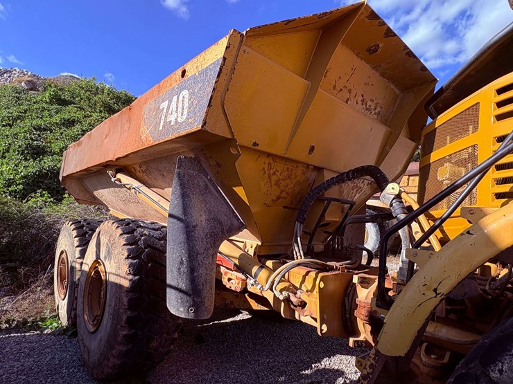 2007-caterpillar-740-image-33