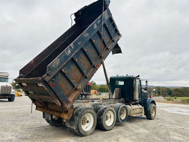 1999-freightliner-tri-axle-dump-truck-image-101