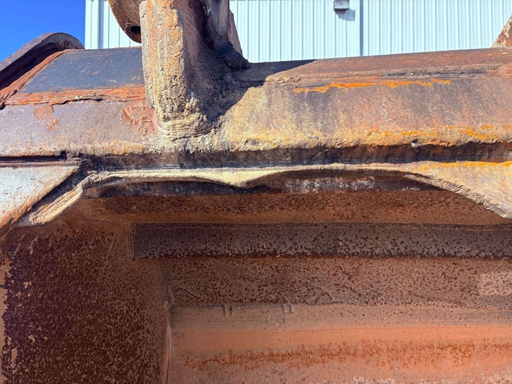 caterpillar-375-image-10