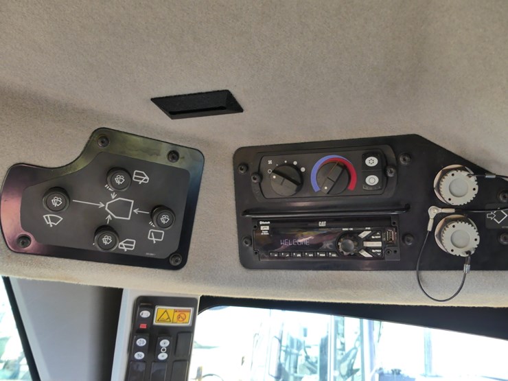 2018-caterpillar-12m3-image-20