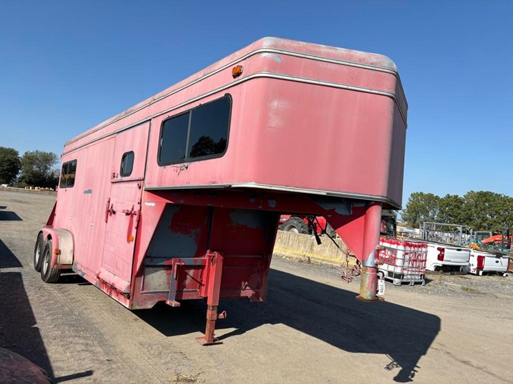 sundowner-gooseneck-2-in1-horse-trailer-w/no-title-image-4