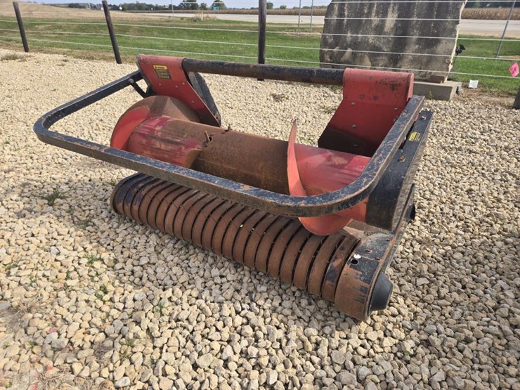 #5869-•-new-idea-pull-type-chopper-w/-2-row-30"-corn-head-image-5