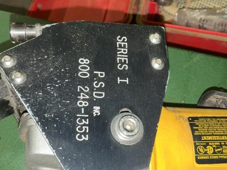 #106-•-dewalt-dw402g-angle-grinder/sharpener-image-10