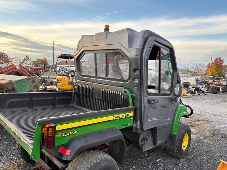 john-deere-gator-image-7