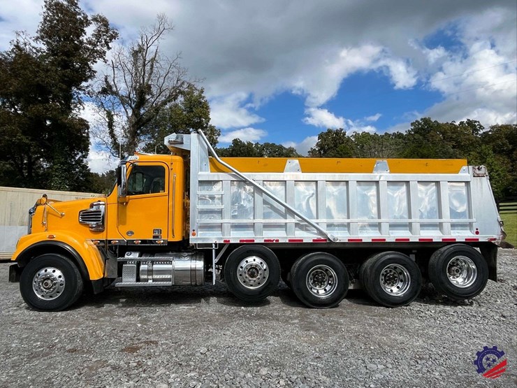 2020-freightliner-122sd-image-2