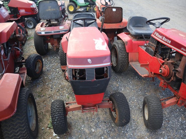 wheel-horse-lawn-&-garden-tractor-image-3