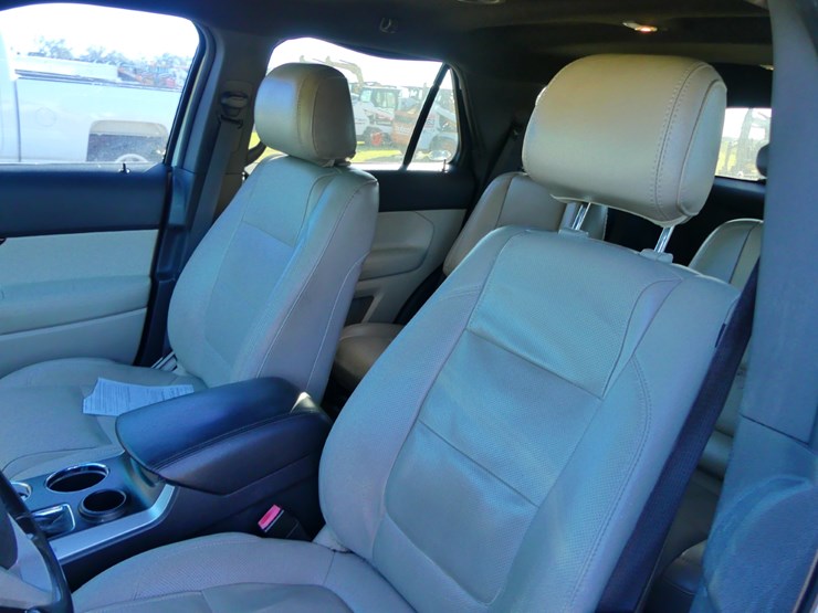 2012-ford-explorer-image-10