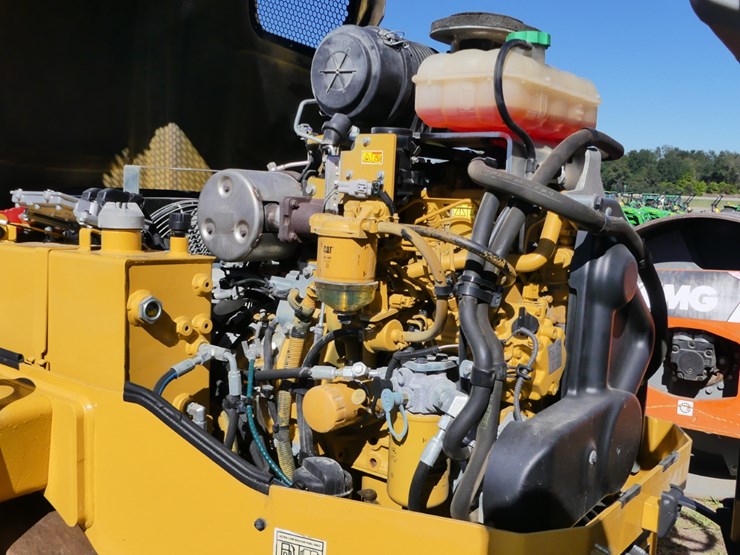 2019-caterpillar-cb24b-image-8