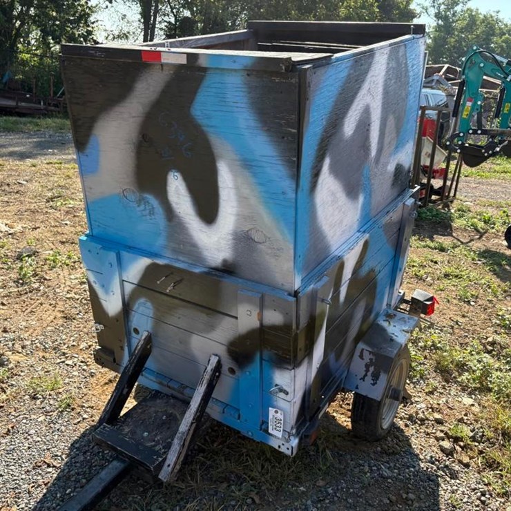 Single Axle Blue Camo Trailer (No title)