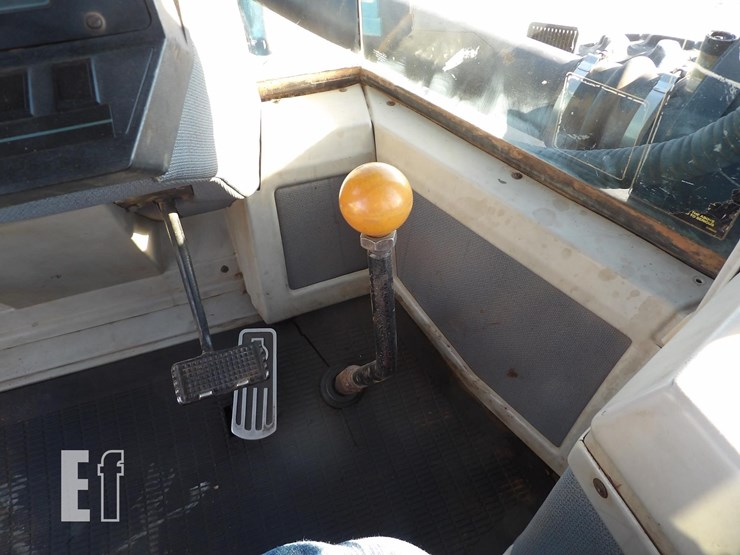 1993-ford-946-image-31