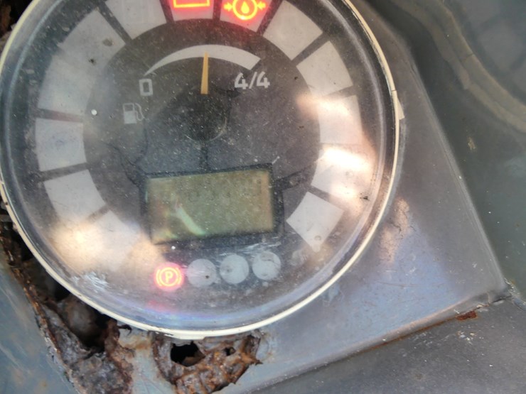 2015-deere-204k-image-15