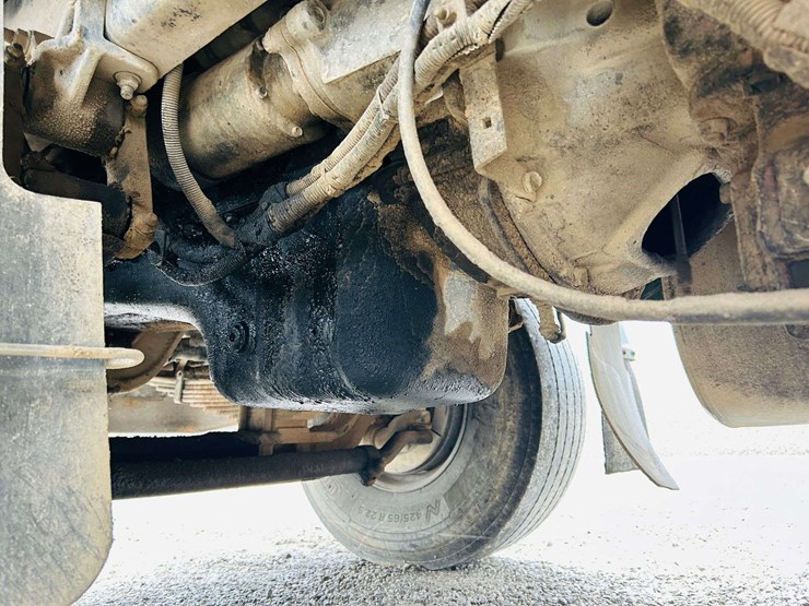 1999-freightliner-tri-axle-dump-truck-image-55