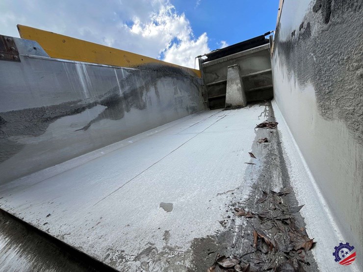 2020-freightliner-122sd-image-87