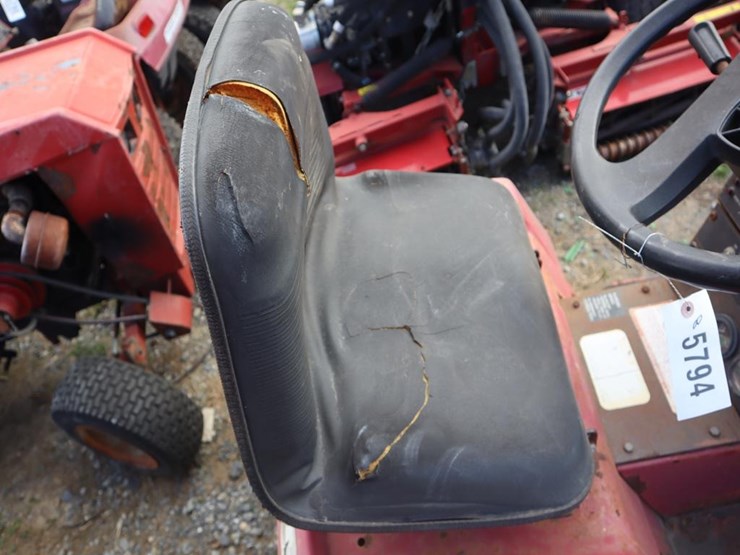 wheel-horse-lawn-&-garden-tractor-image-17