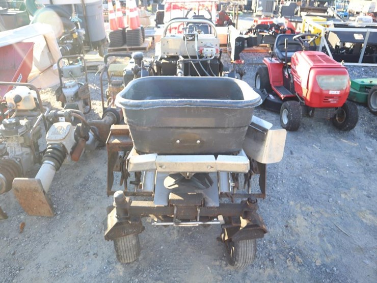 z-spray-stand-on-aerator-image-3