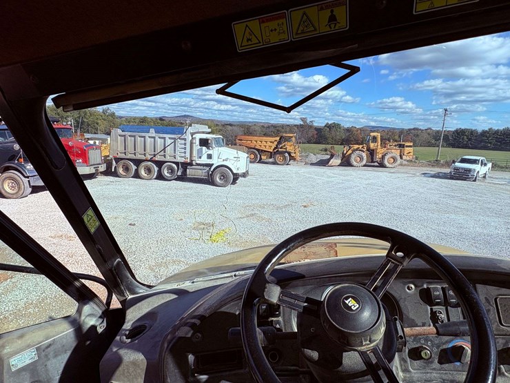 2007-caterpillar-740-image-50