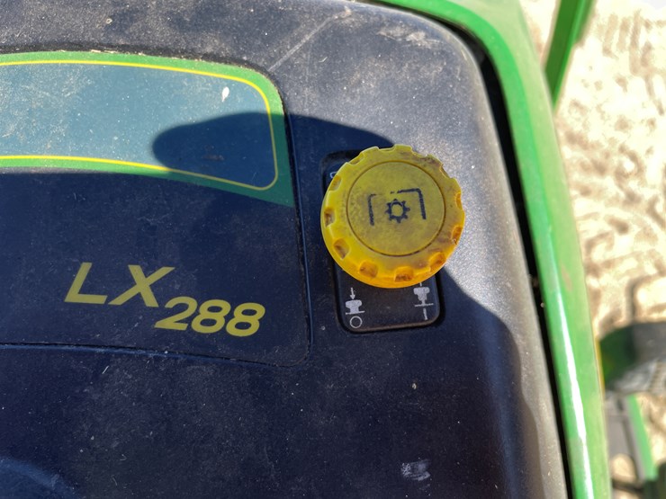 john-deere-lx288-image-25