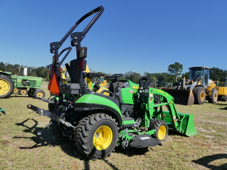 2022-john-deere-1025r-image-4