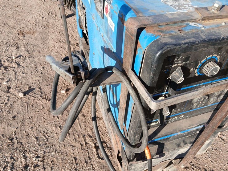 miller-bobcat-225-image-16