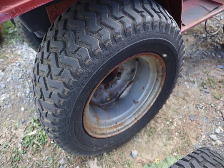 wheel-horse-lawn-&-garden-tractor-image-9