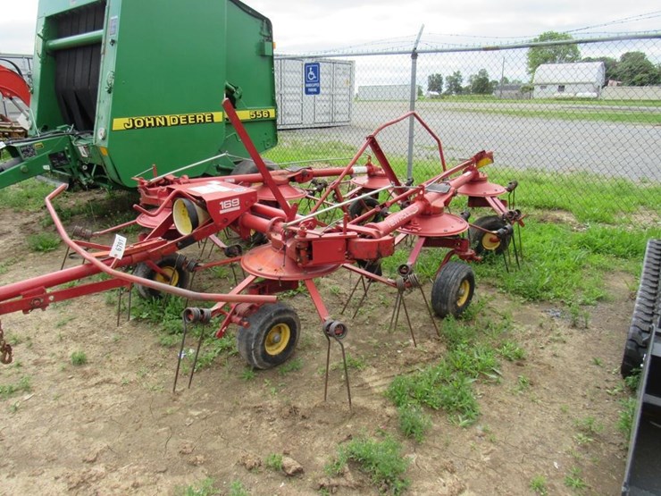 new-holland-169-image-2