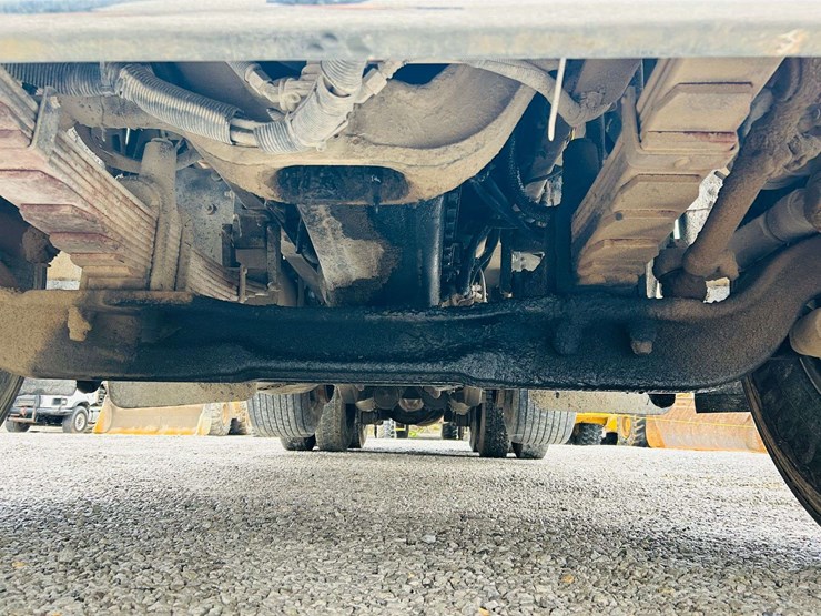 1999-freightliner-tri-axle-dump-truck-image-49