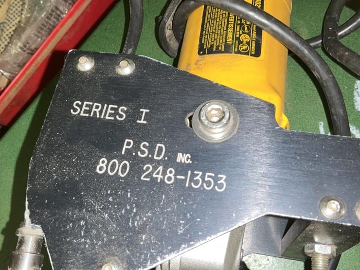 #106-•-dewalt-dw402g-angle-grinder/sharpener-image-7