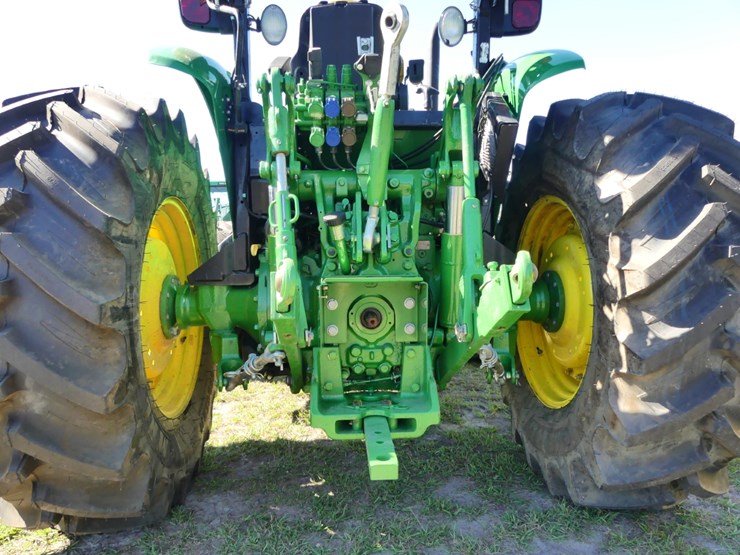 2023-john-deere-5105m-image-5