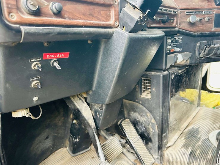 1999-freightliner-tri-axle-dump-truck-image-103