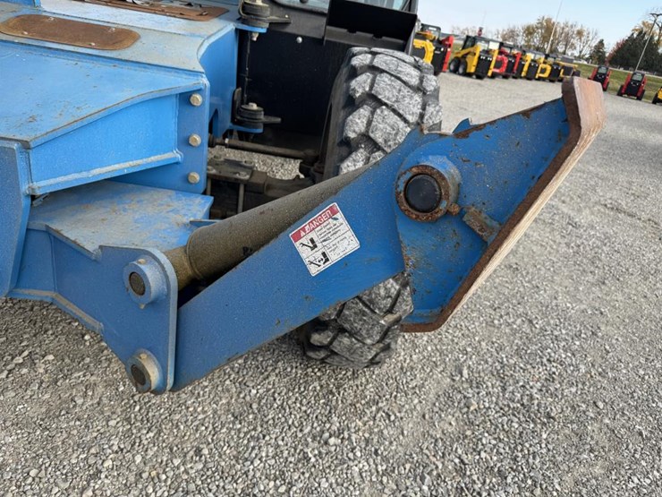 #1460-•-2014-genie-1056-telehandler-image-26