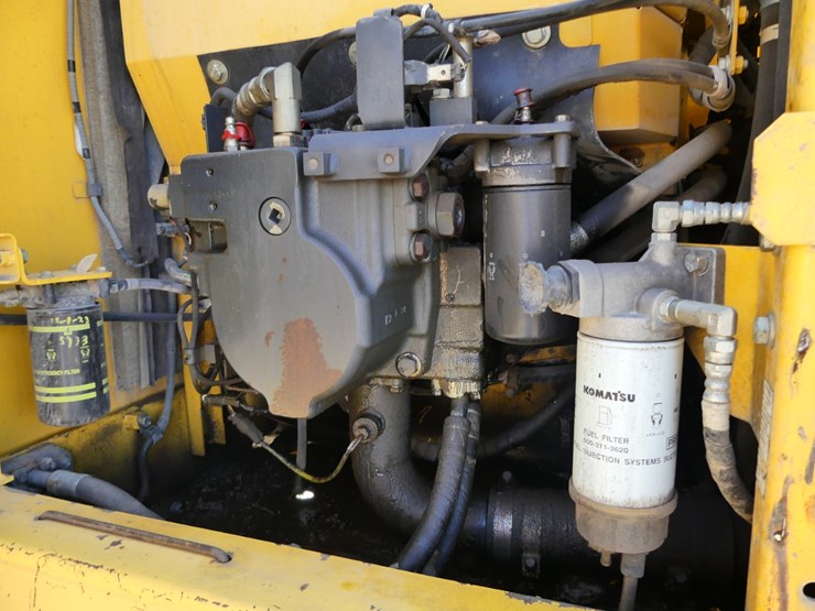 2015-komatsu-pc210-lc-image-8