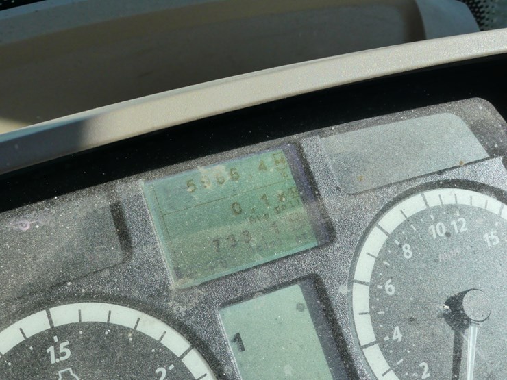 2016-john-deere-6110m-image-15