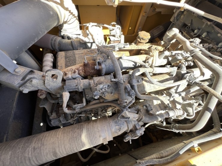 2019-deere-670g-lc-image-58