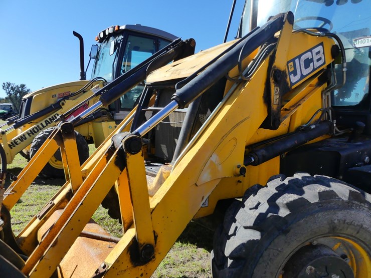 jcb-3cx-image-13
